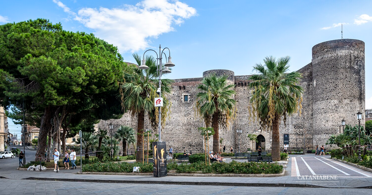 Piazza Federico II di Svevia non è la costa del 1239
