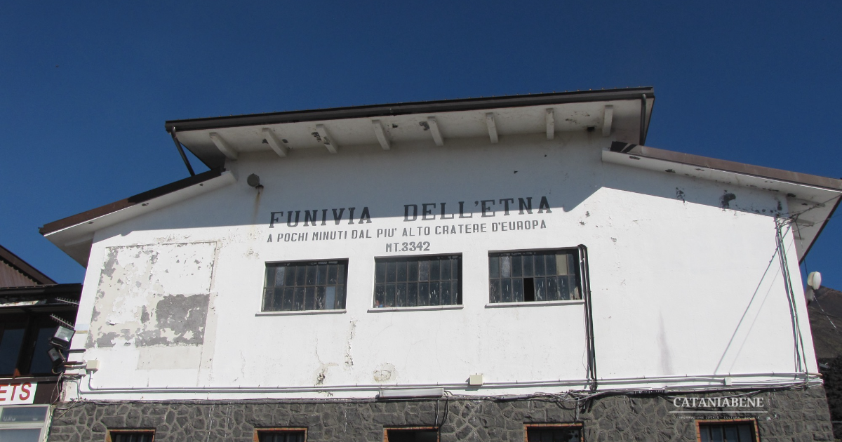 Funivia dell'Etna: AST alle 8.15, 54 o 82 euro, e il bus delle 16.30
