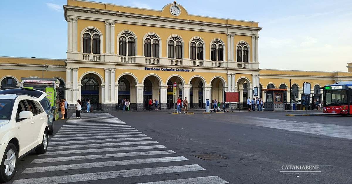 Taormina da Catania: il treno ferma a Giardini (non in paese)